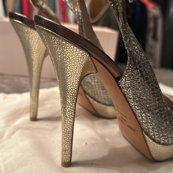 Heels - Picture 4 of 6